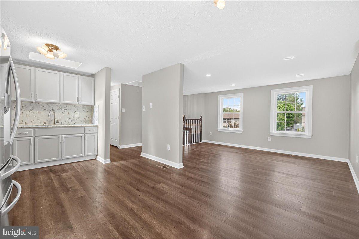 HILLCREST ORCHARDS - Residential