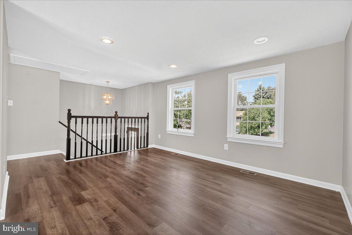 HILLCREST ORCHARDS - Residential