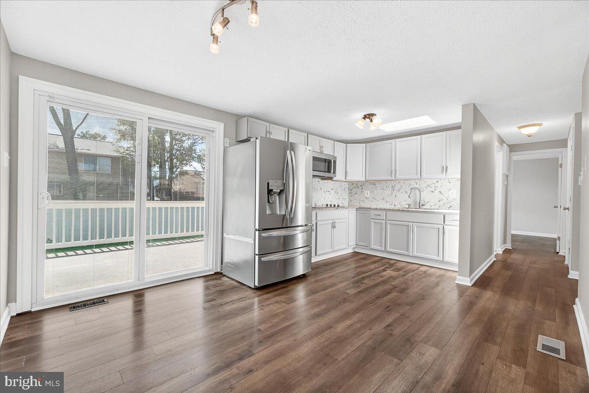 HILLCREST ORCHARDS - Residential