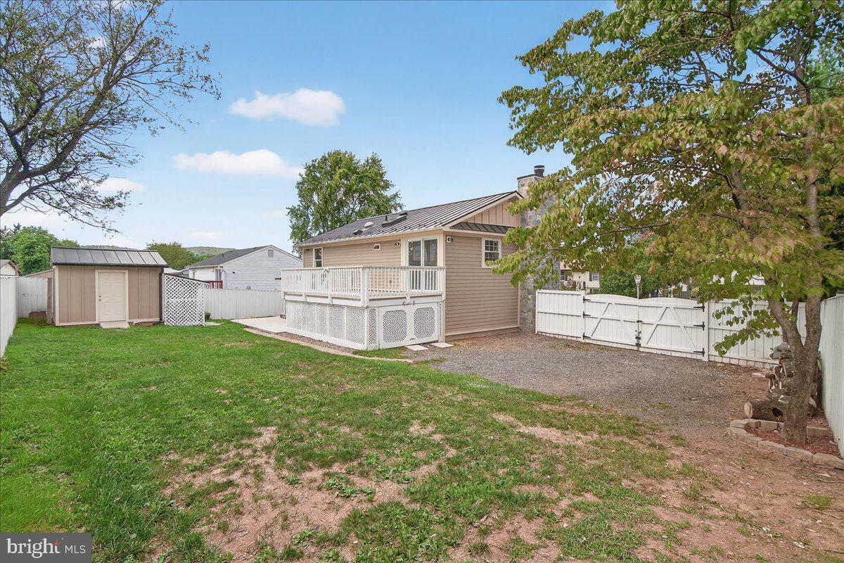 HILLCREST ORCHARDS - Residential