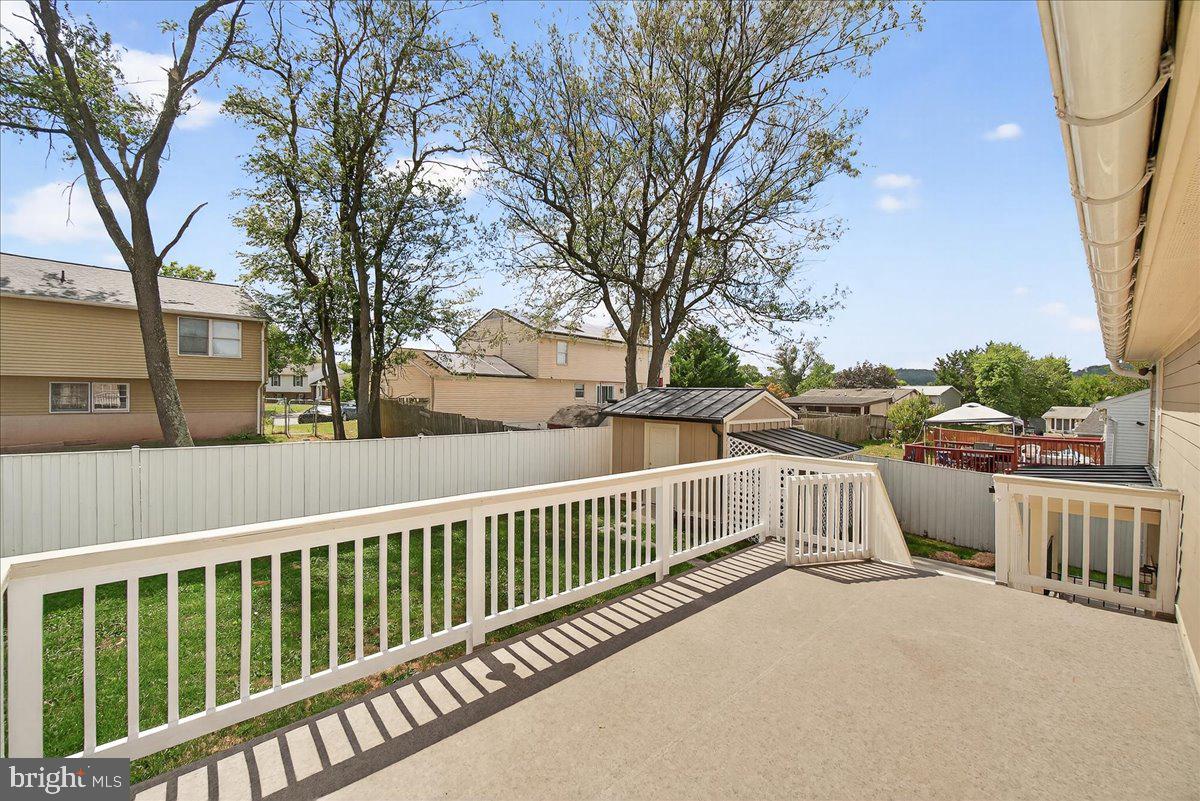 HILLCREST ORCHARDS - Residential