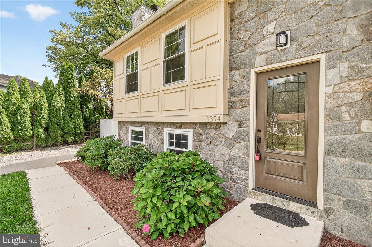 HILLCREST ORCHARDS - Residential