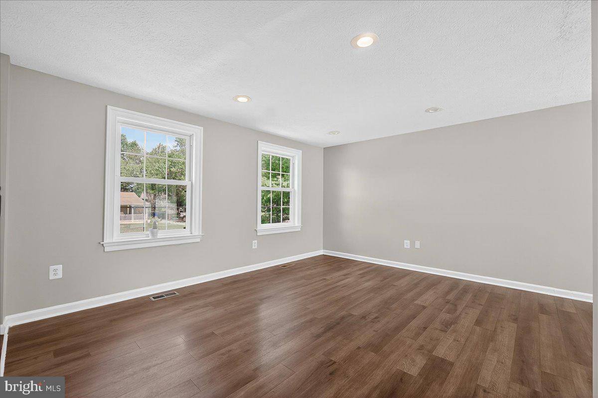 HILLCREST ORCHARDS - Residential