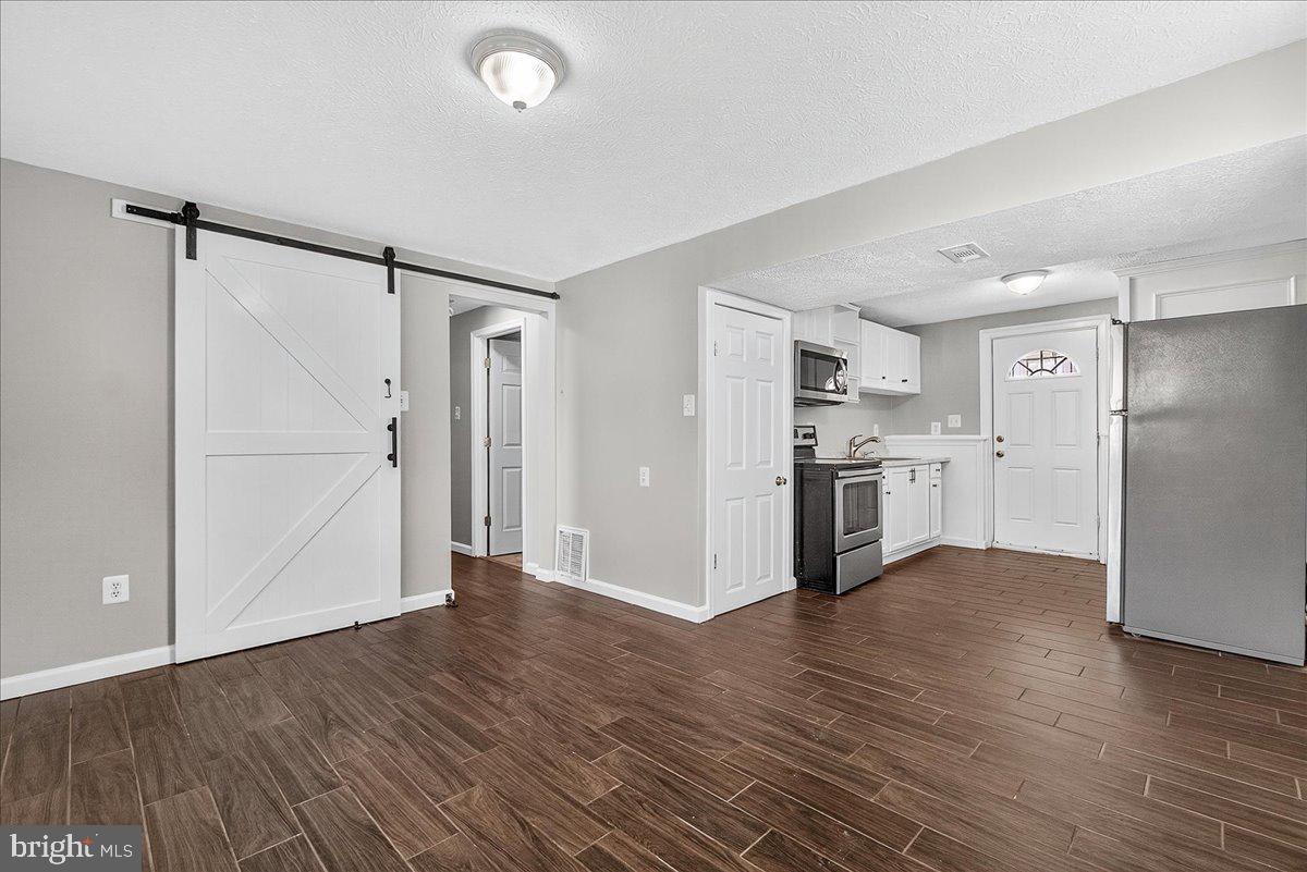 HILLCREST ORCHARDS - Residential