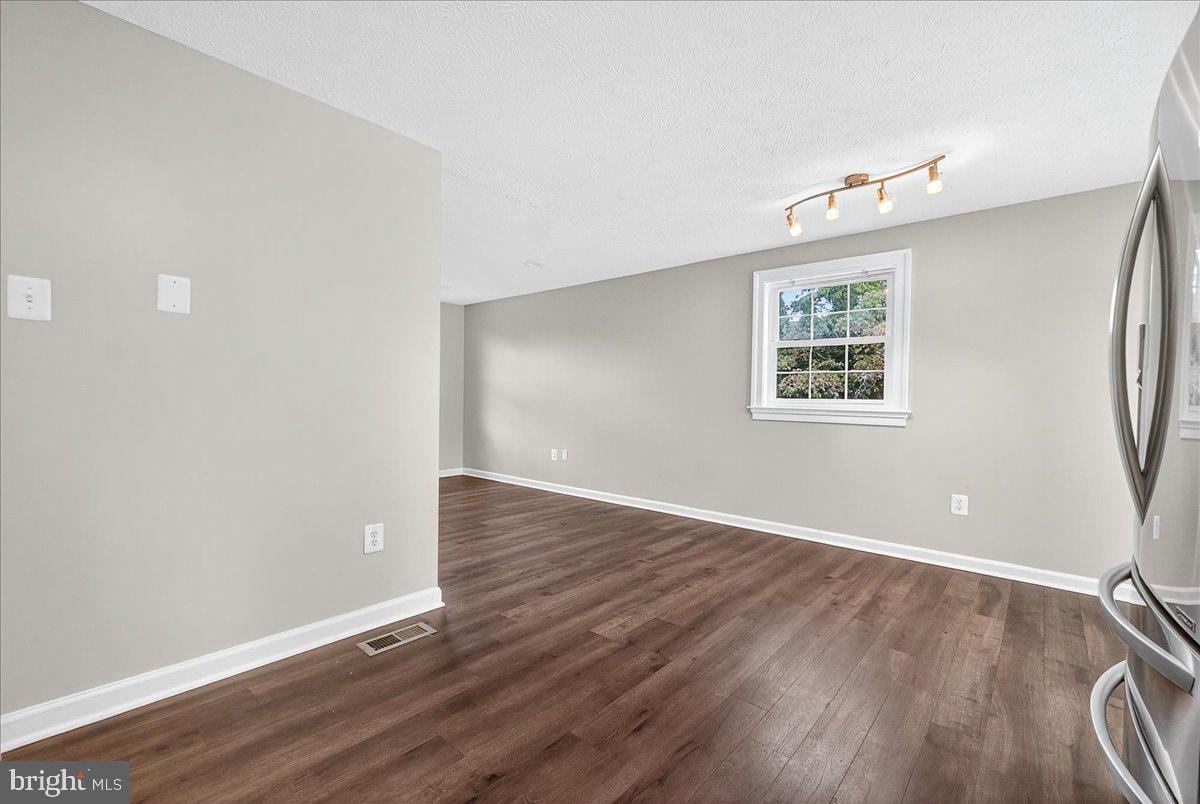 HILLCREST ORCHARDS - Residential