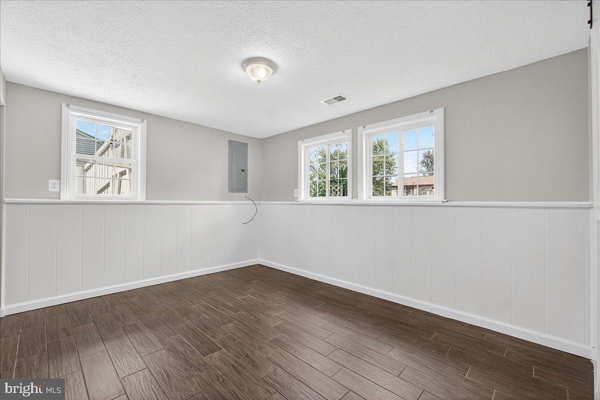 HILLCREST ORCHARDS - Residential