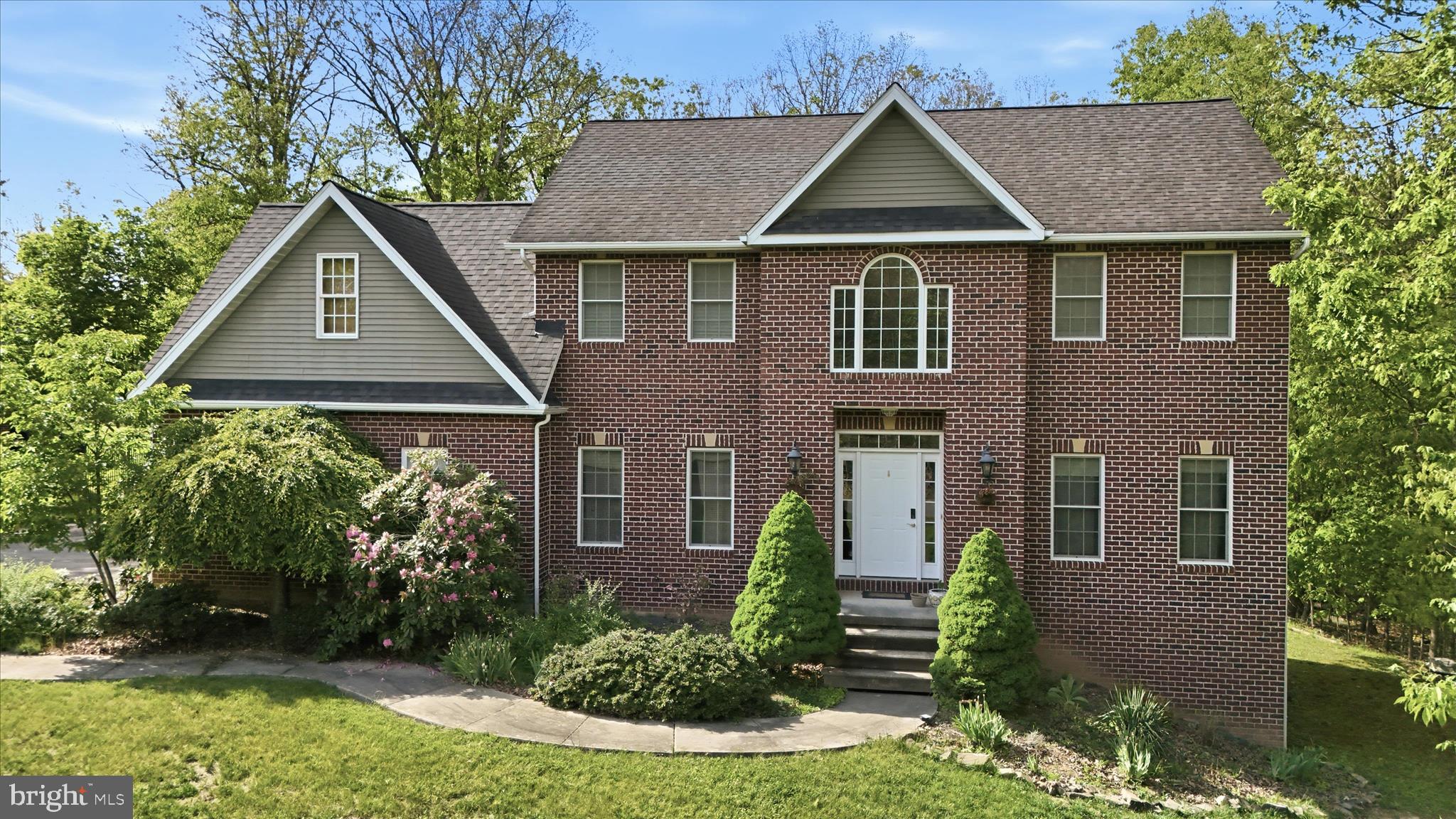 LAKEWOOD - Residential