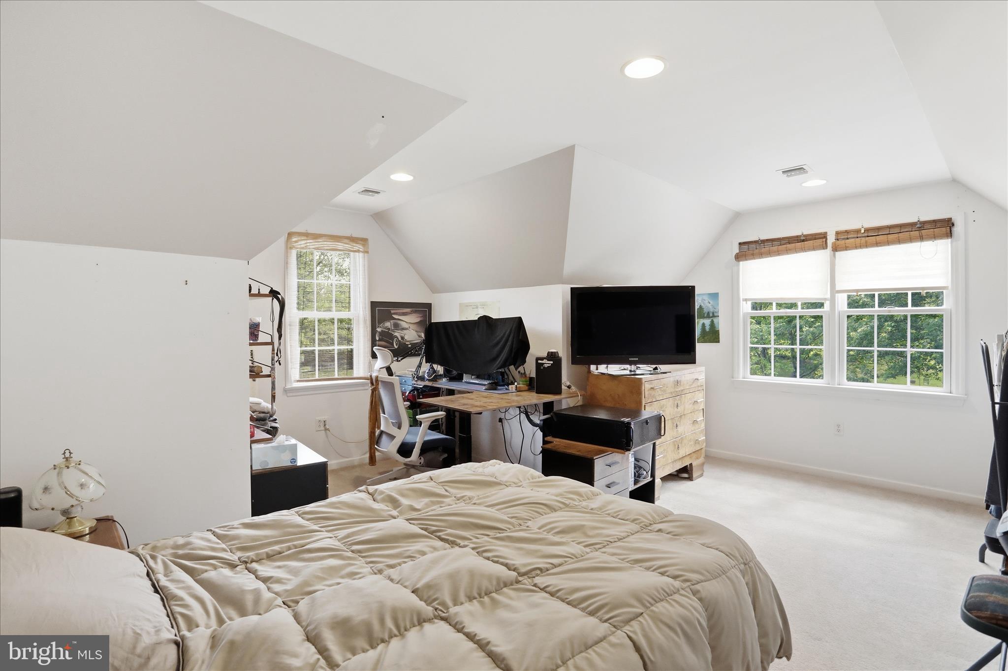 LAKEWOOD - Residential