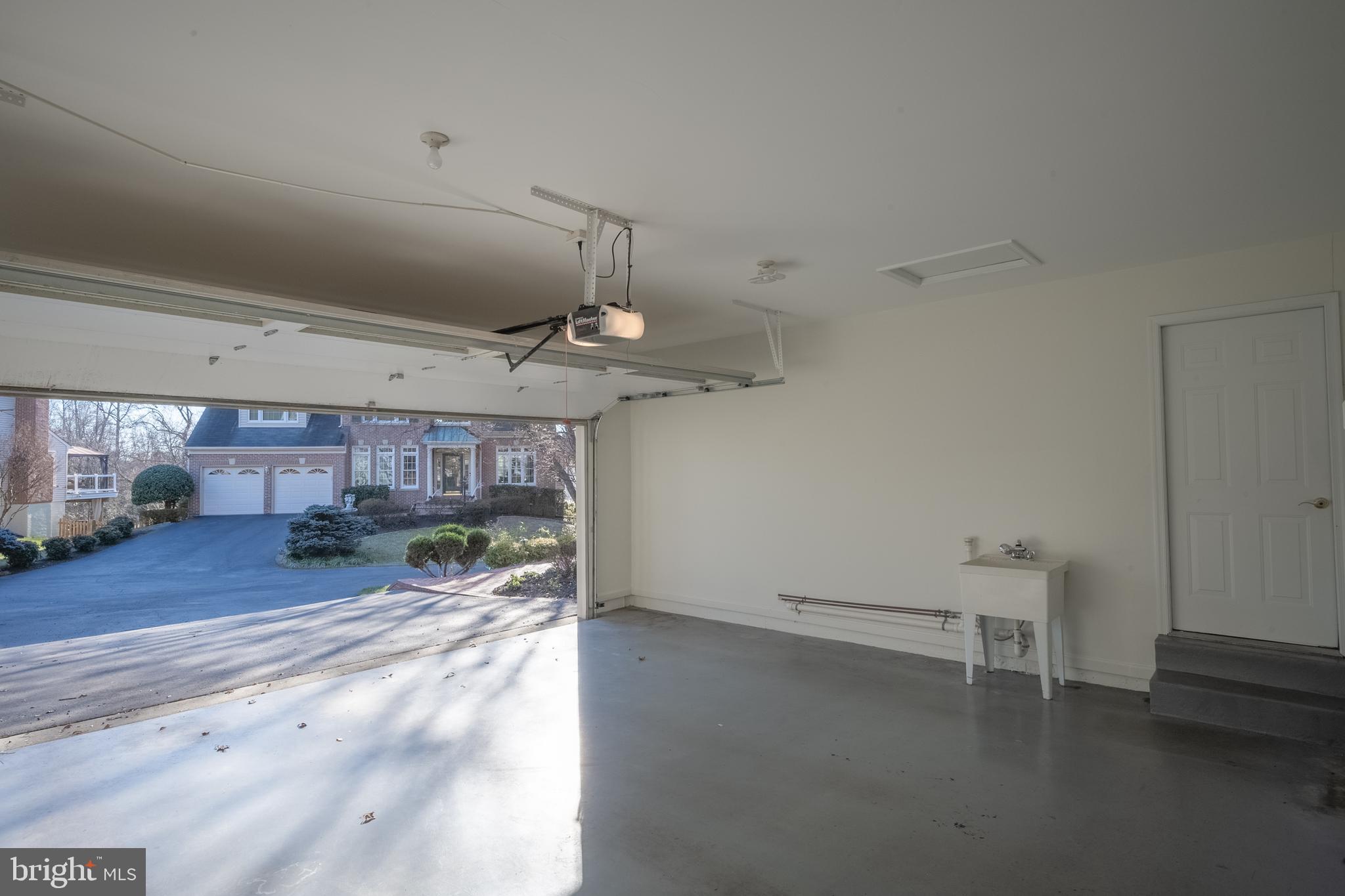 CROSSPOINTE - Residential