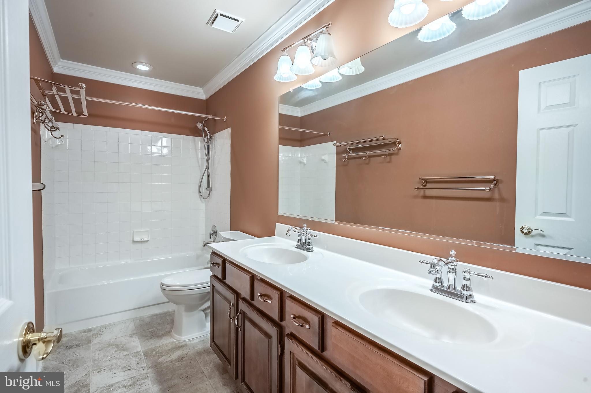 CROSSPOINTE - Residential