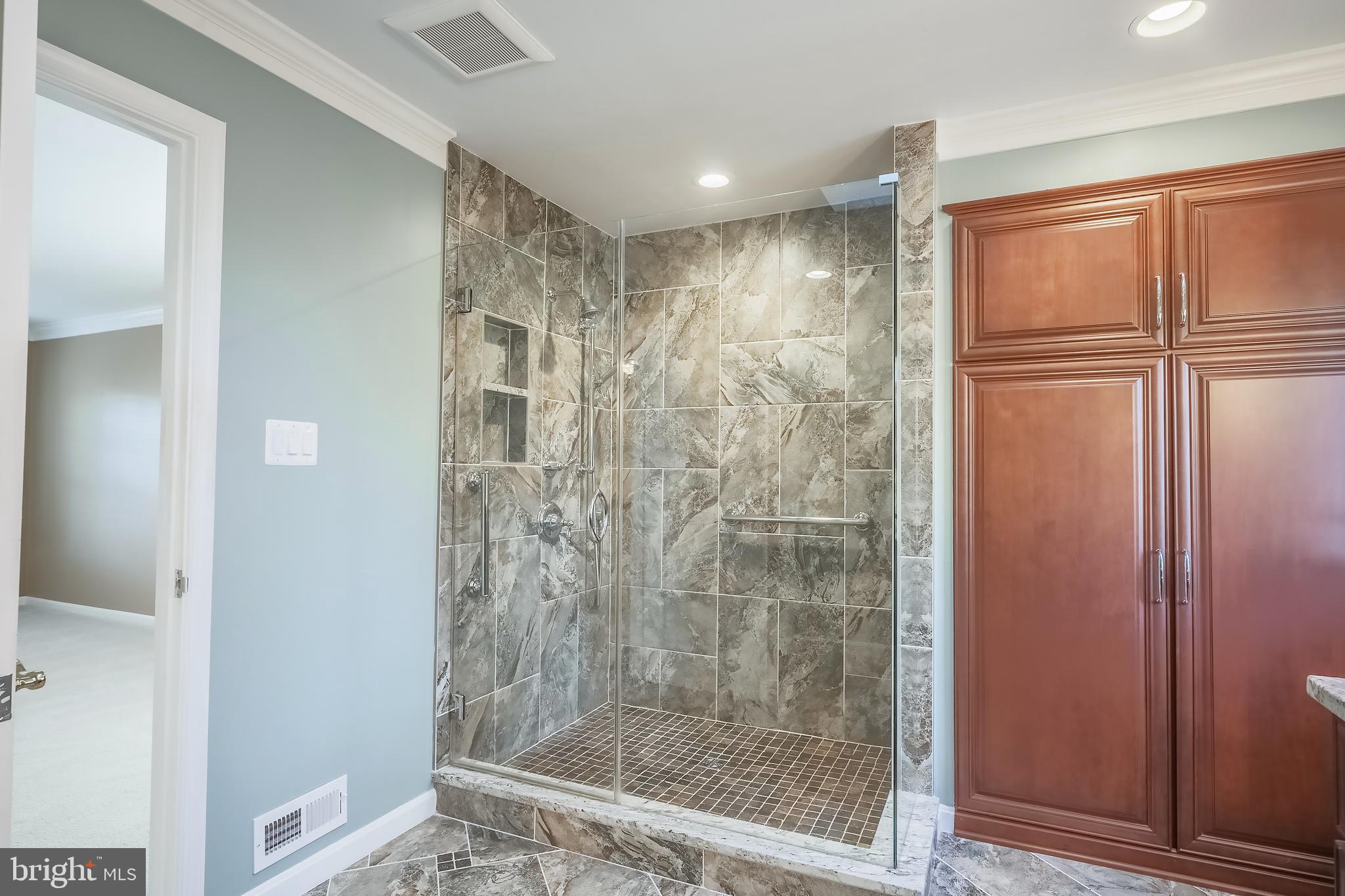 CROSSPOINTE - Residential