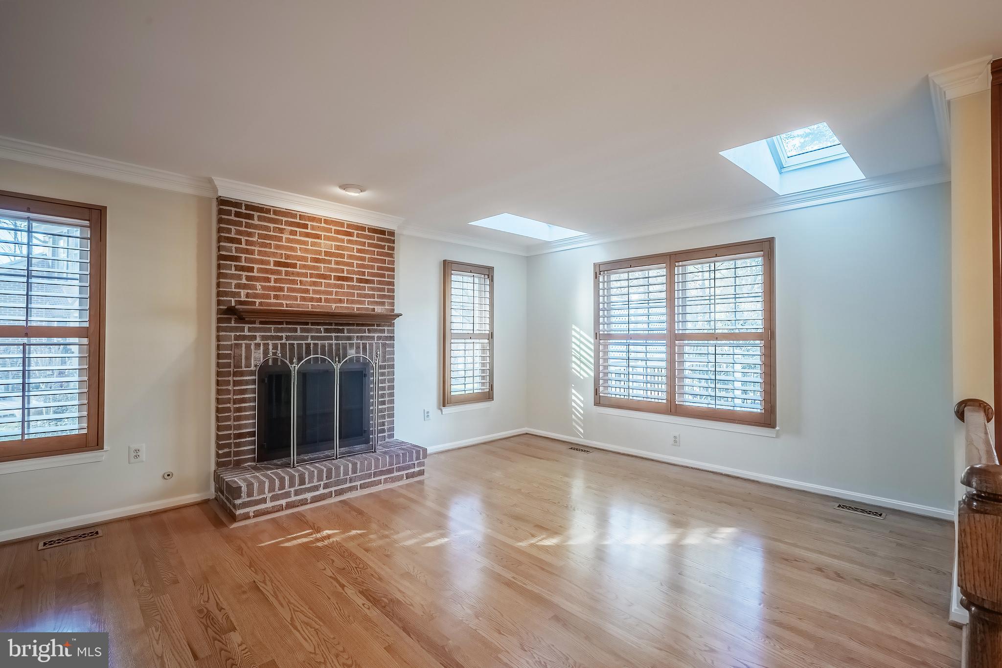 CROSSPOINTE - Residential