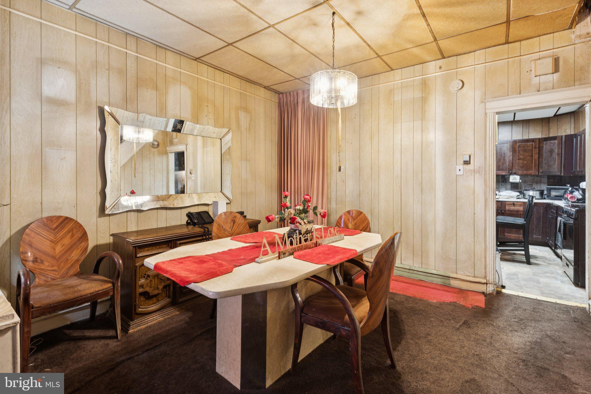 2423 N MYRTLEWOOD STREET