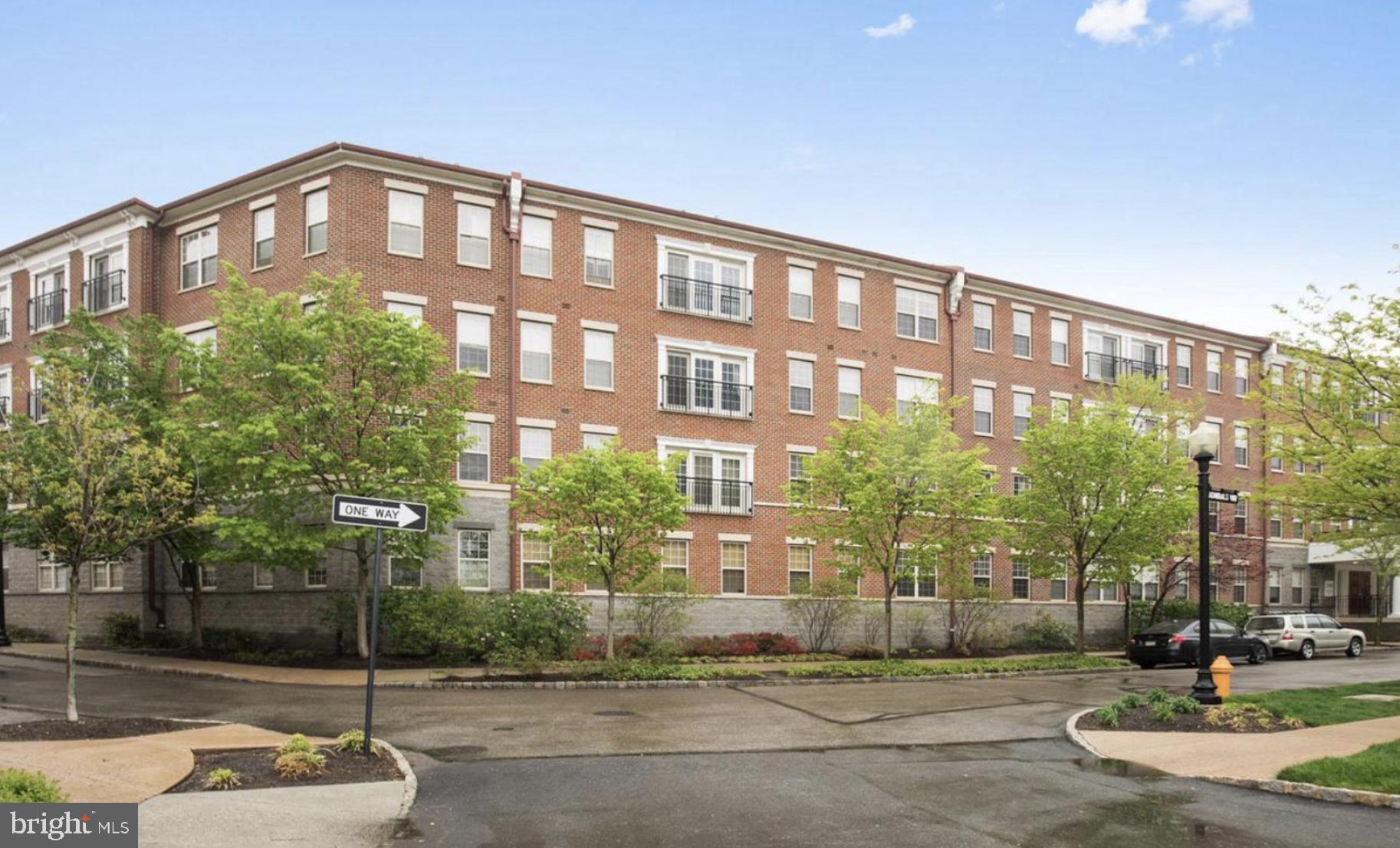 NAVAL SQUARE - Residential