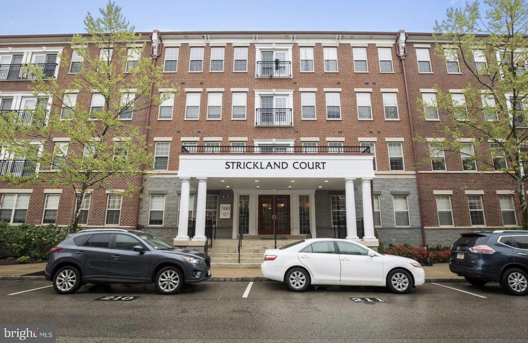 NAVAL SQUARE - Residential