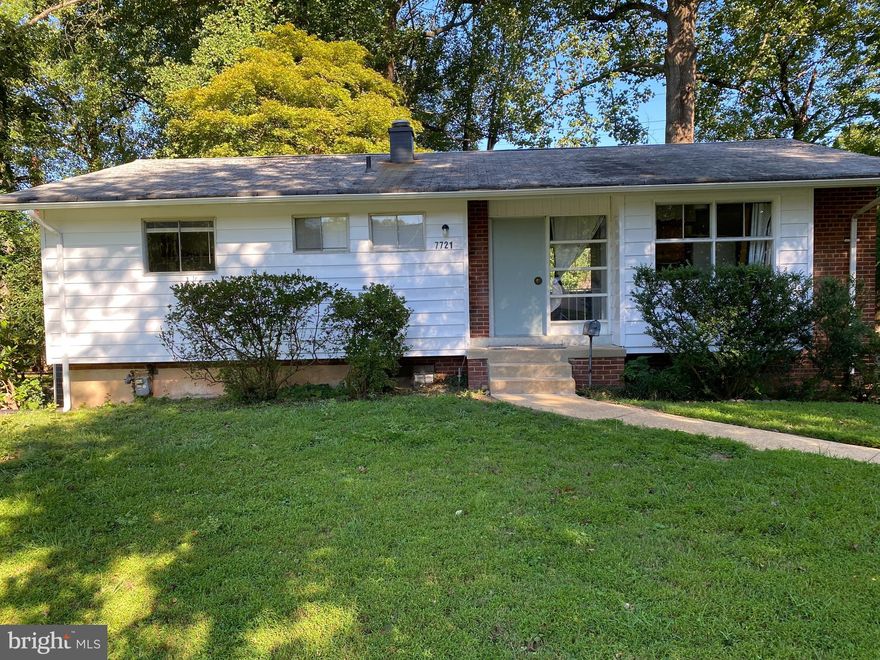 Close to Rts 50, 66, 495, 29-211, 7  &   Dunn Loring and West Falls Church Metros 
New paint, new carpet, new roof.  Gas utilities, central a/c   Most windows have either mini blinds or curtains.
Beautiful, quiet neighborhood within walking distance to Shreve Road Elementary School. Close to
Mosaic District 1 mile, Tysons 3 miles, Arlington 4 miles, Washington DC 13 miles.
Lots of storage. (extra room in basement, behind the stairs in basement)