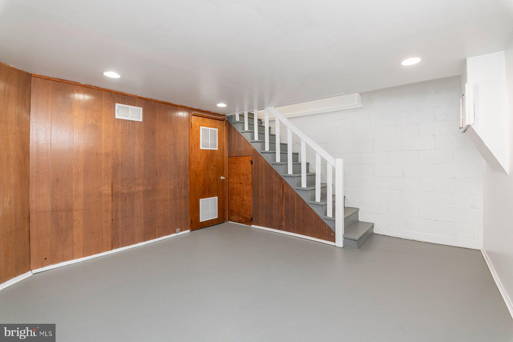 CAMERON VILLAGE - Residential