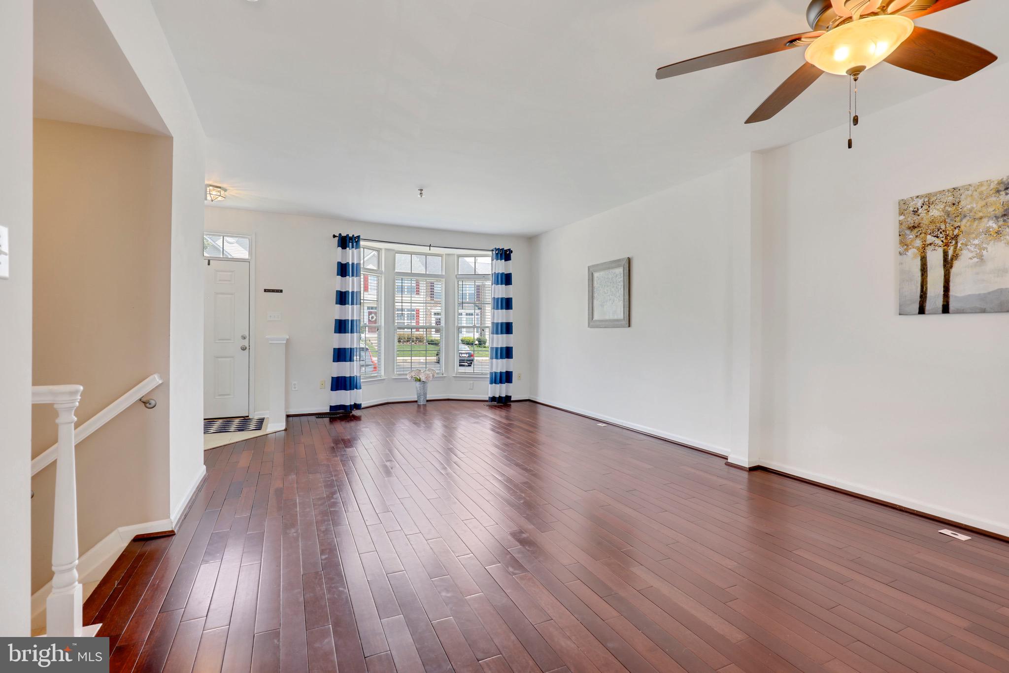 COUNTRY WALK - Residential