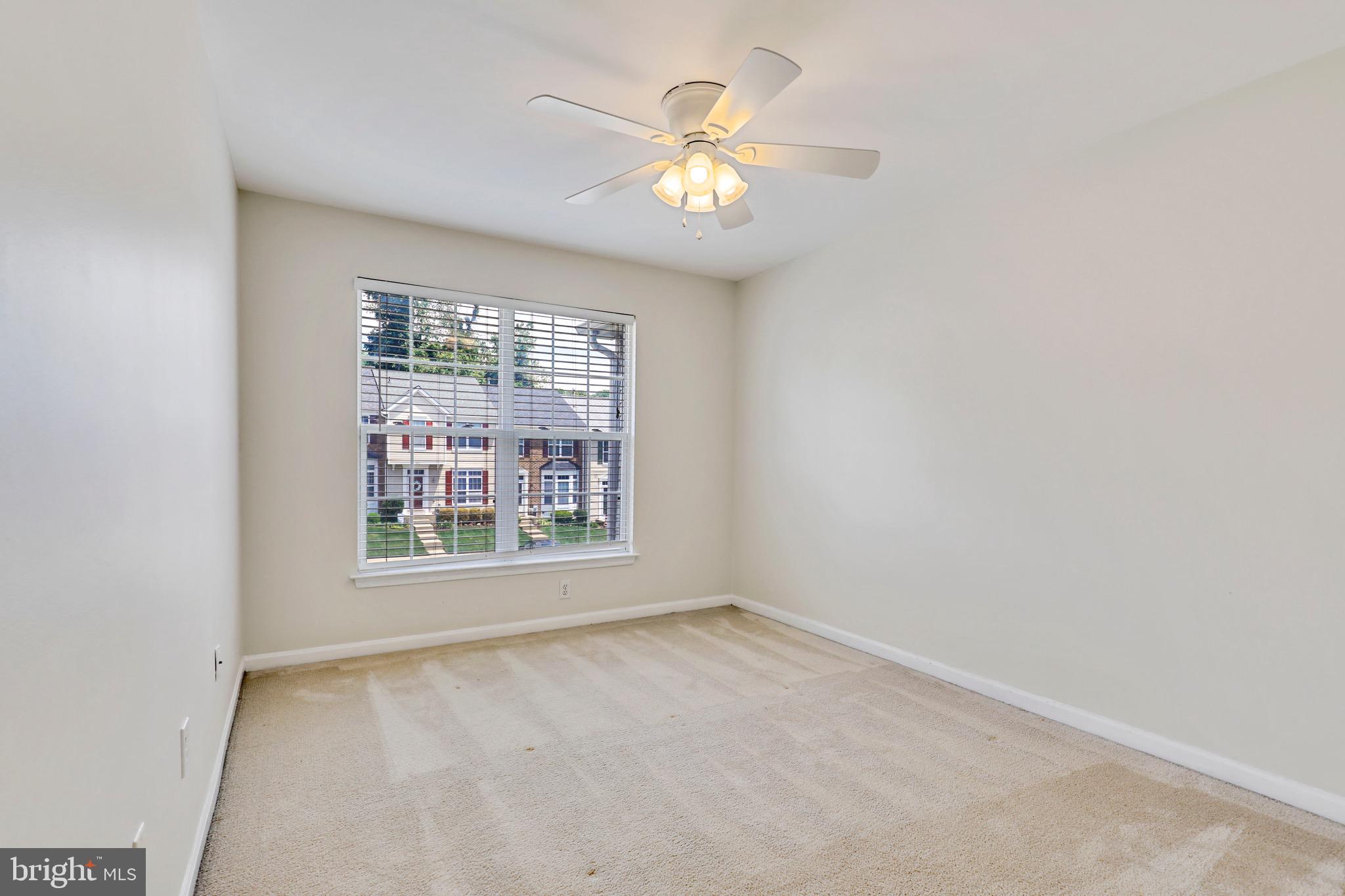 COUNTRY WALK - Residential