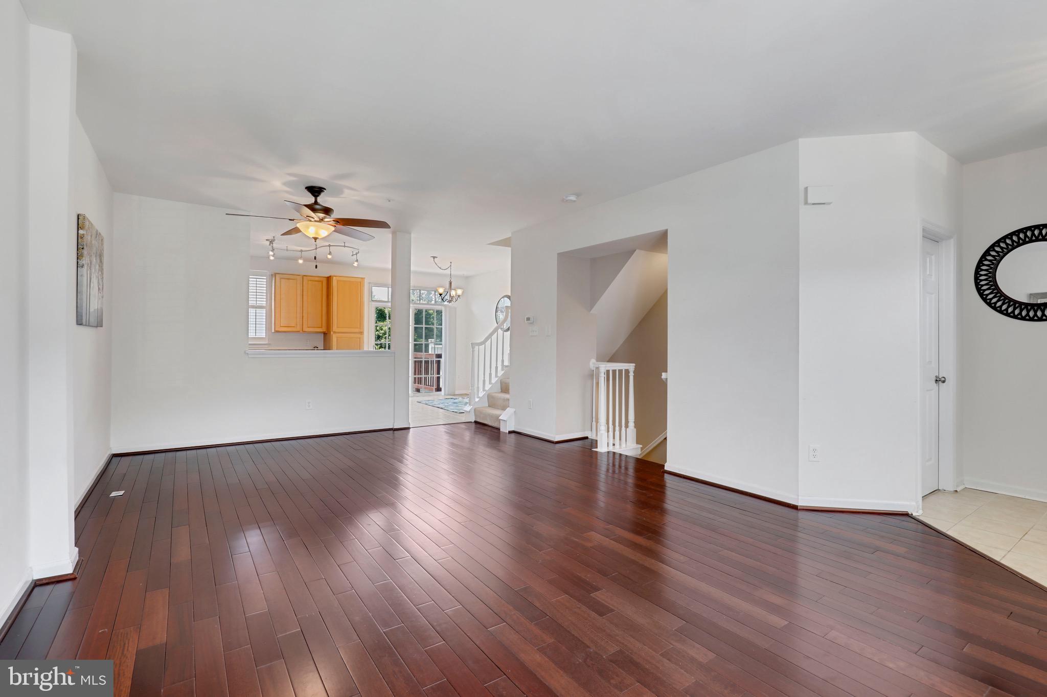 COUNTRY WALK - Residential