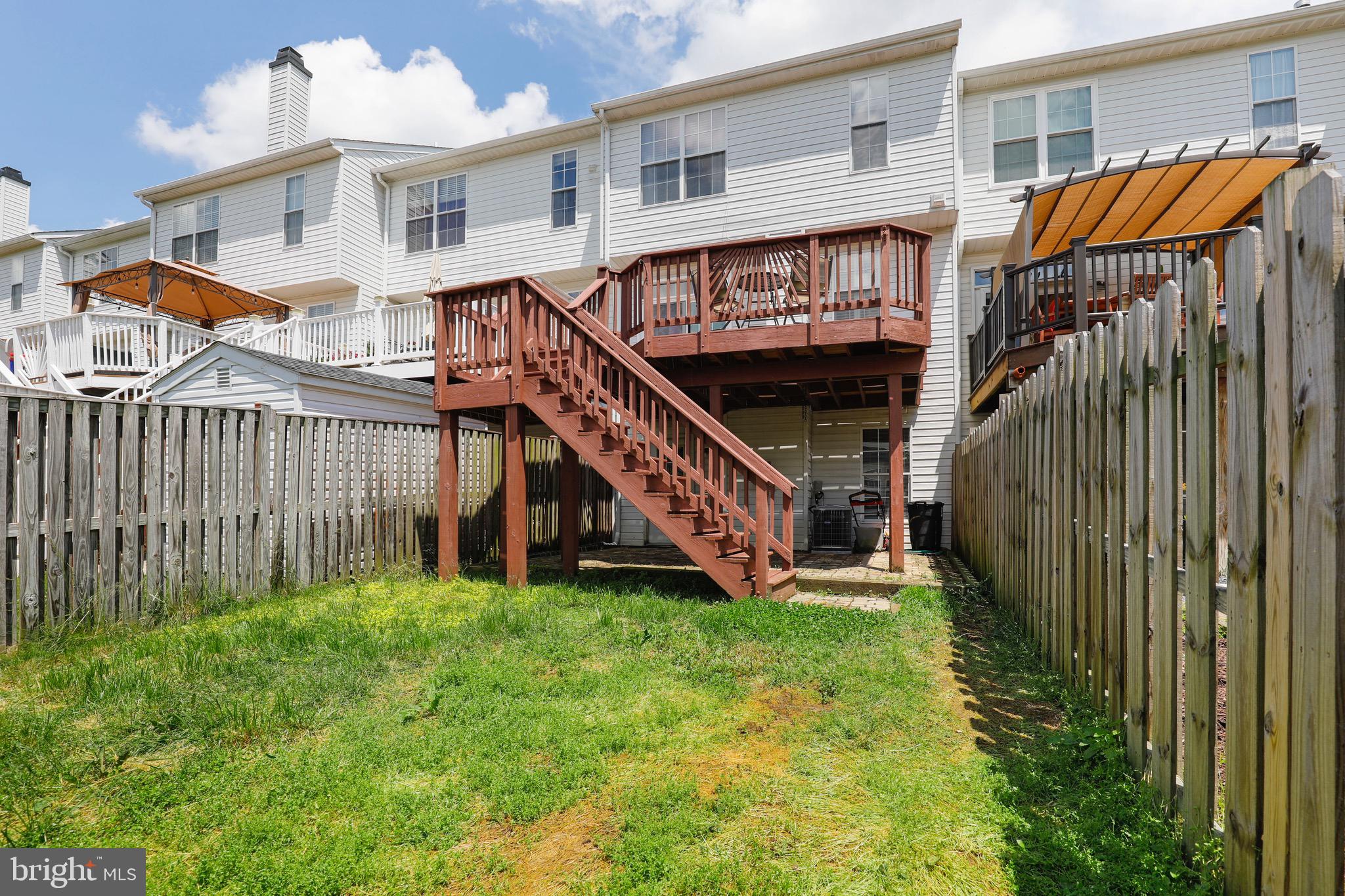 COUNTRY WALK - Residential