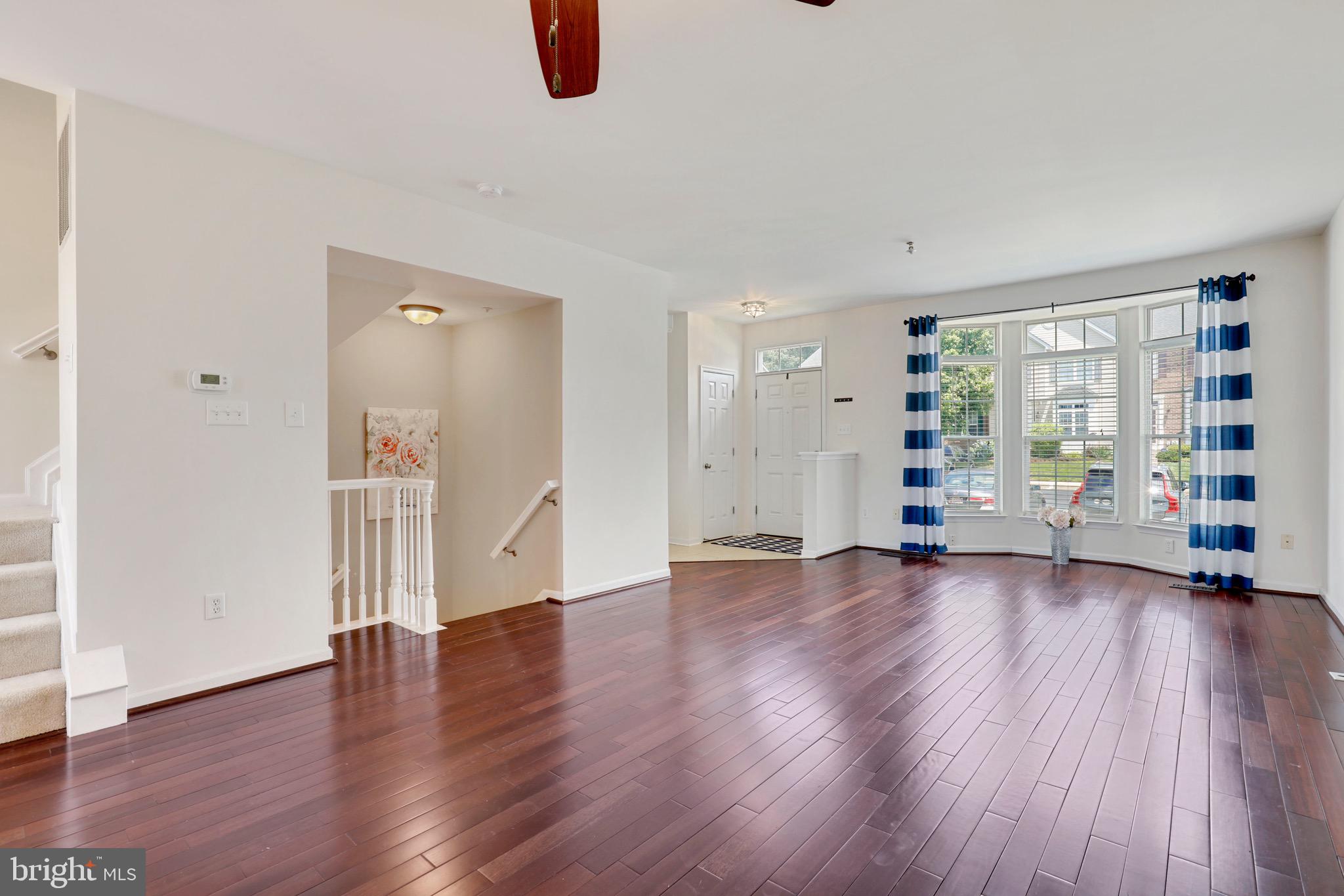 COUNTRY WALK - Residential