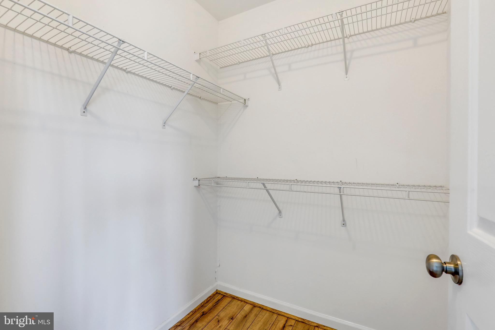 COUNTRY WALK - Residential