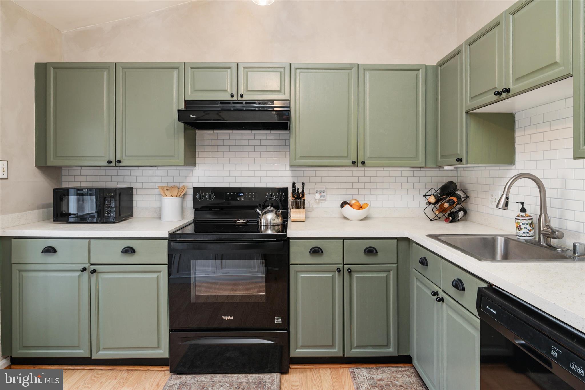 MARINERS POINT - Residential