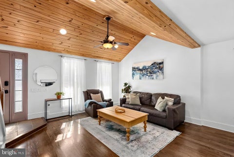 Photo of 419 Foxridge Drive SW, LEESBURG, VA 20175 (MLS # VALO2139208)