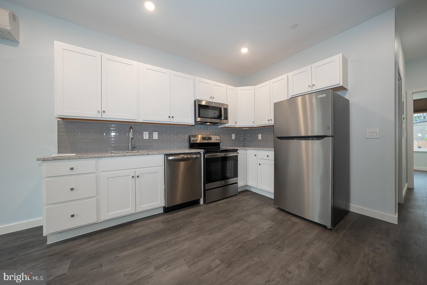 OLDE KENSINGTON - Residential Lease