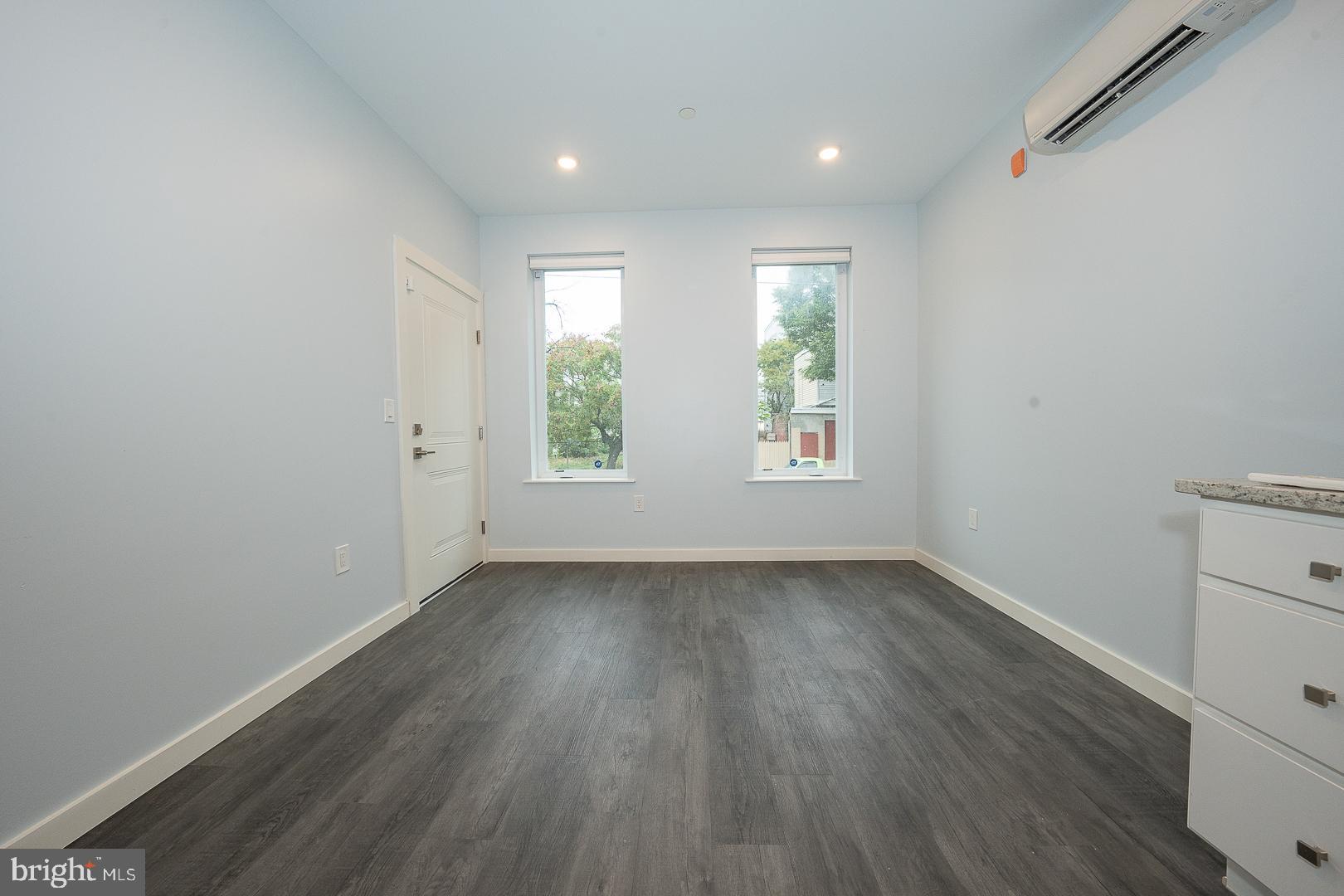 OLDE KENSINGTON - Residential Lease