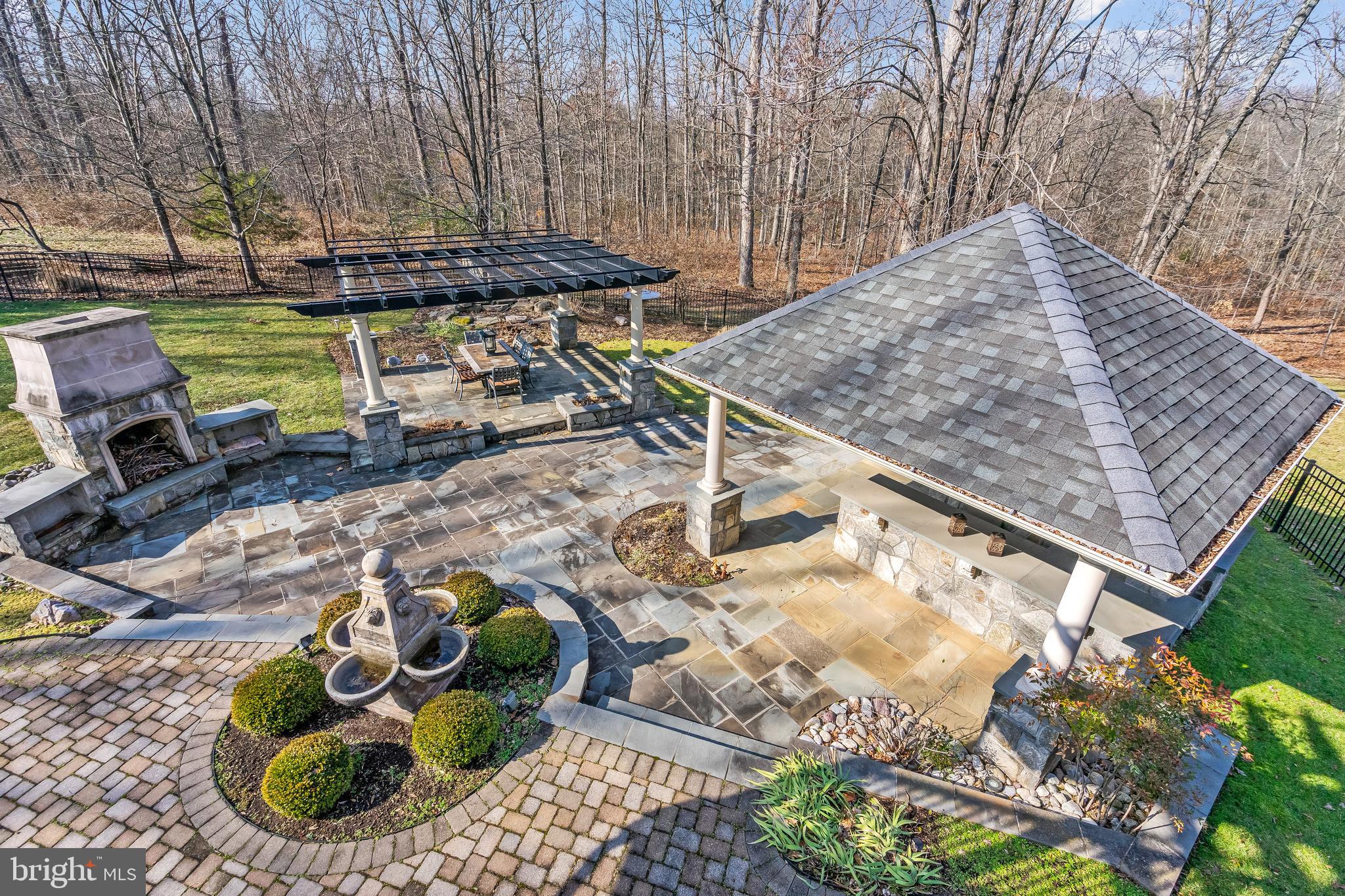 CATHARPIN VALLEY - Residential Lease