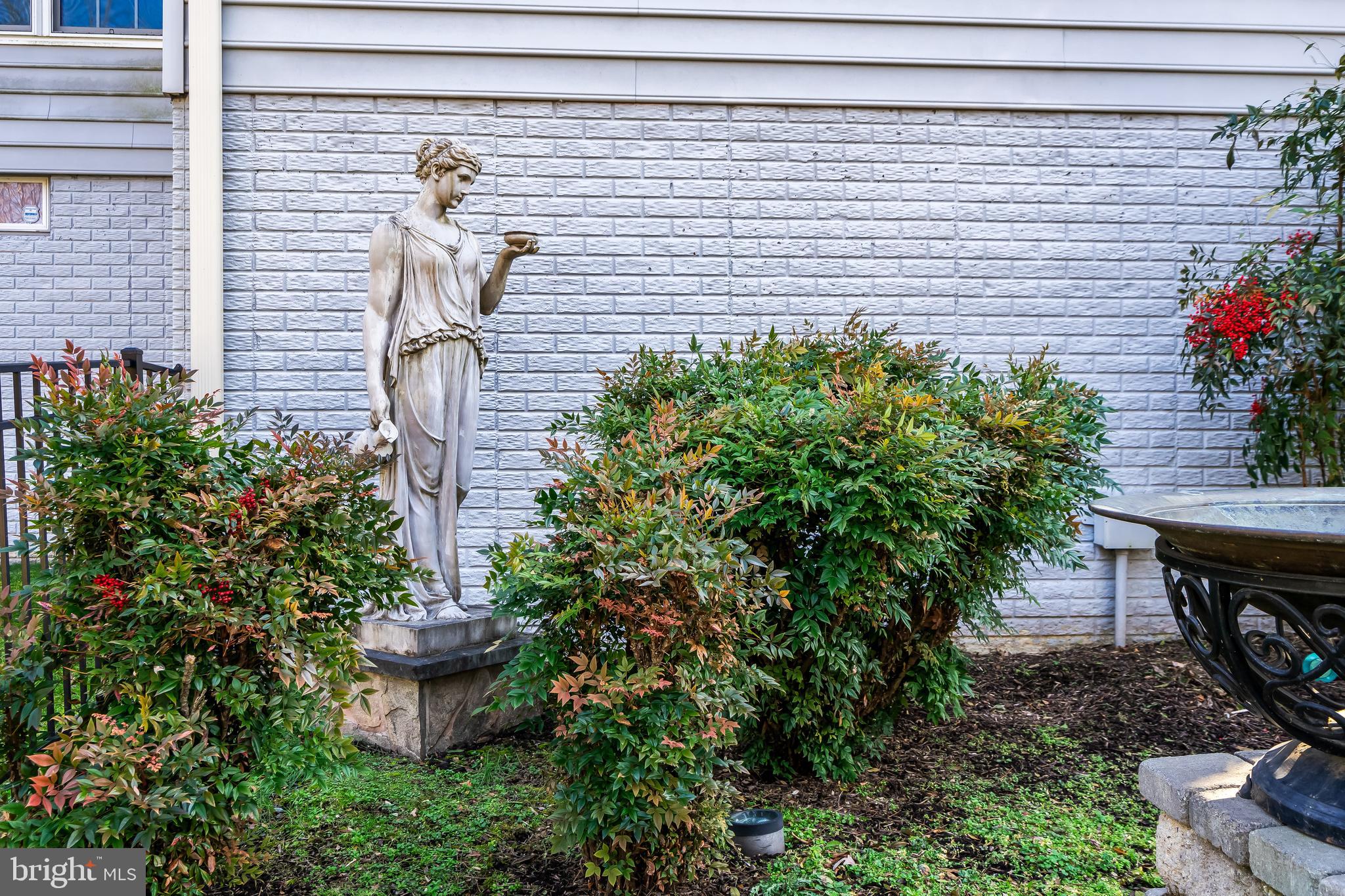 CATHARPIN VALLEY - Residential Lease