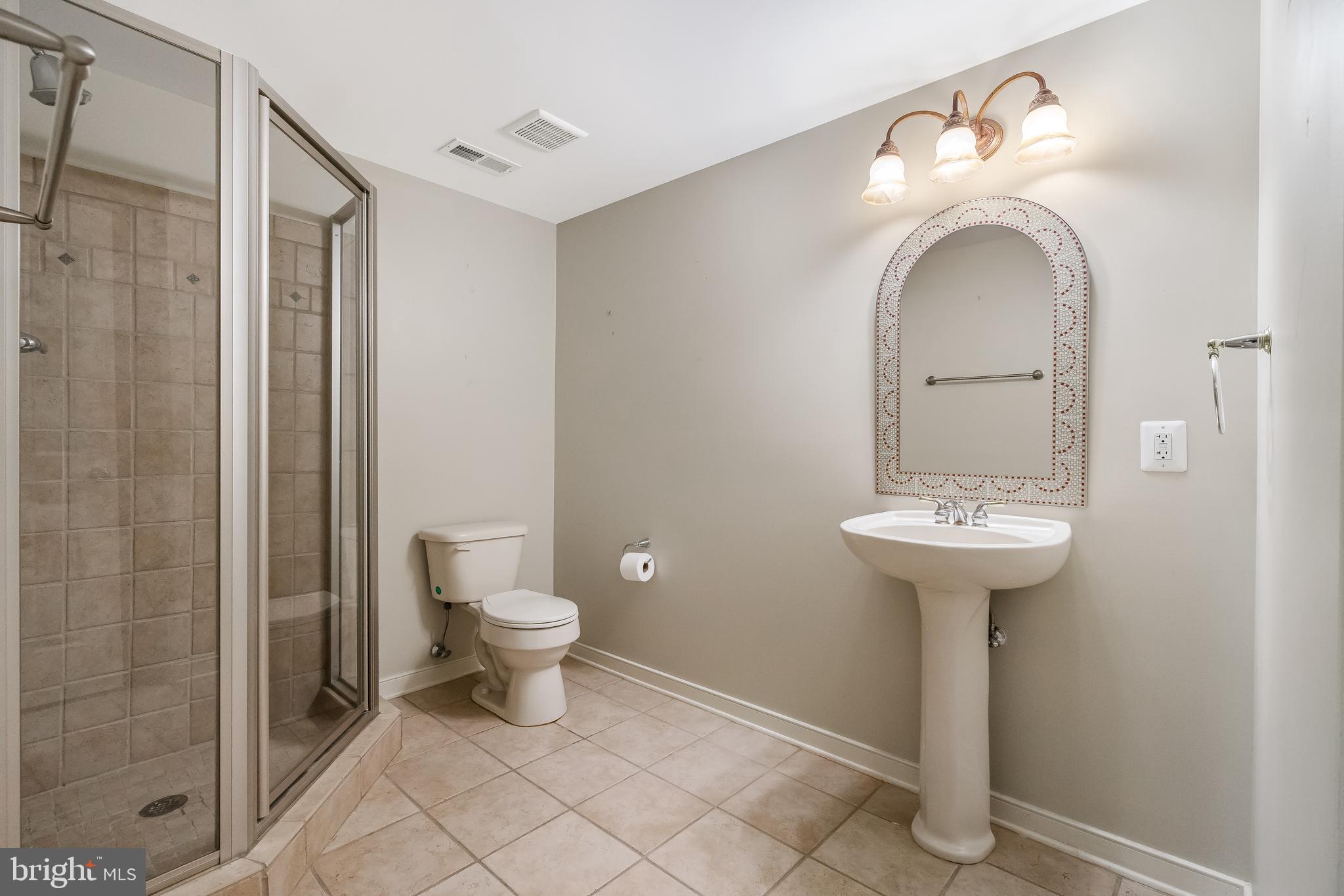 CATHARPIN VALLEY - Residential Lease