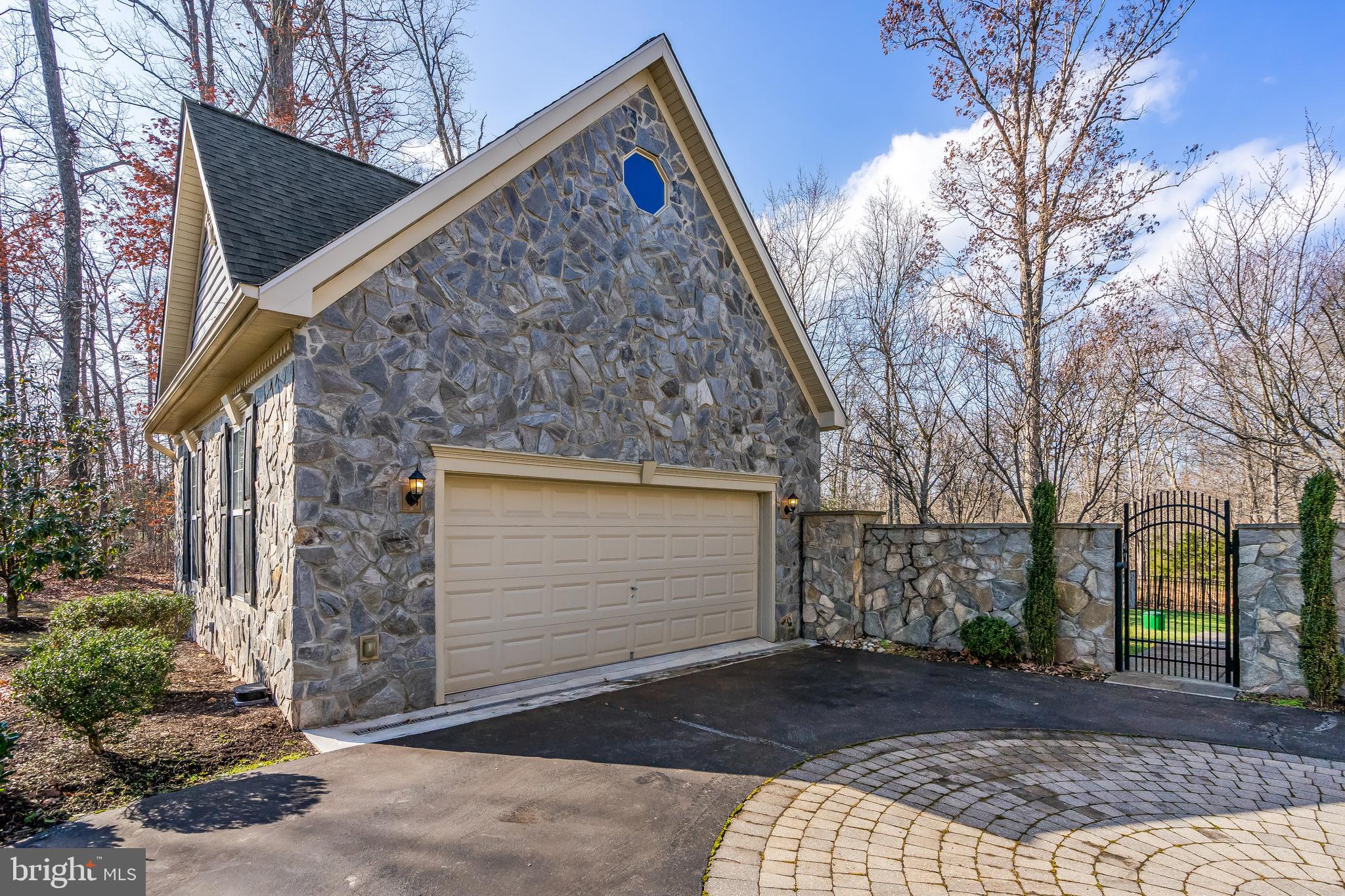 CATHARPIN VALLEY - Residential Lease