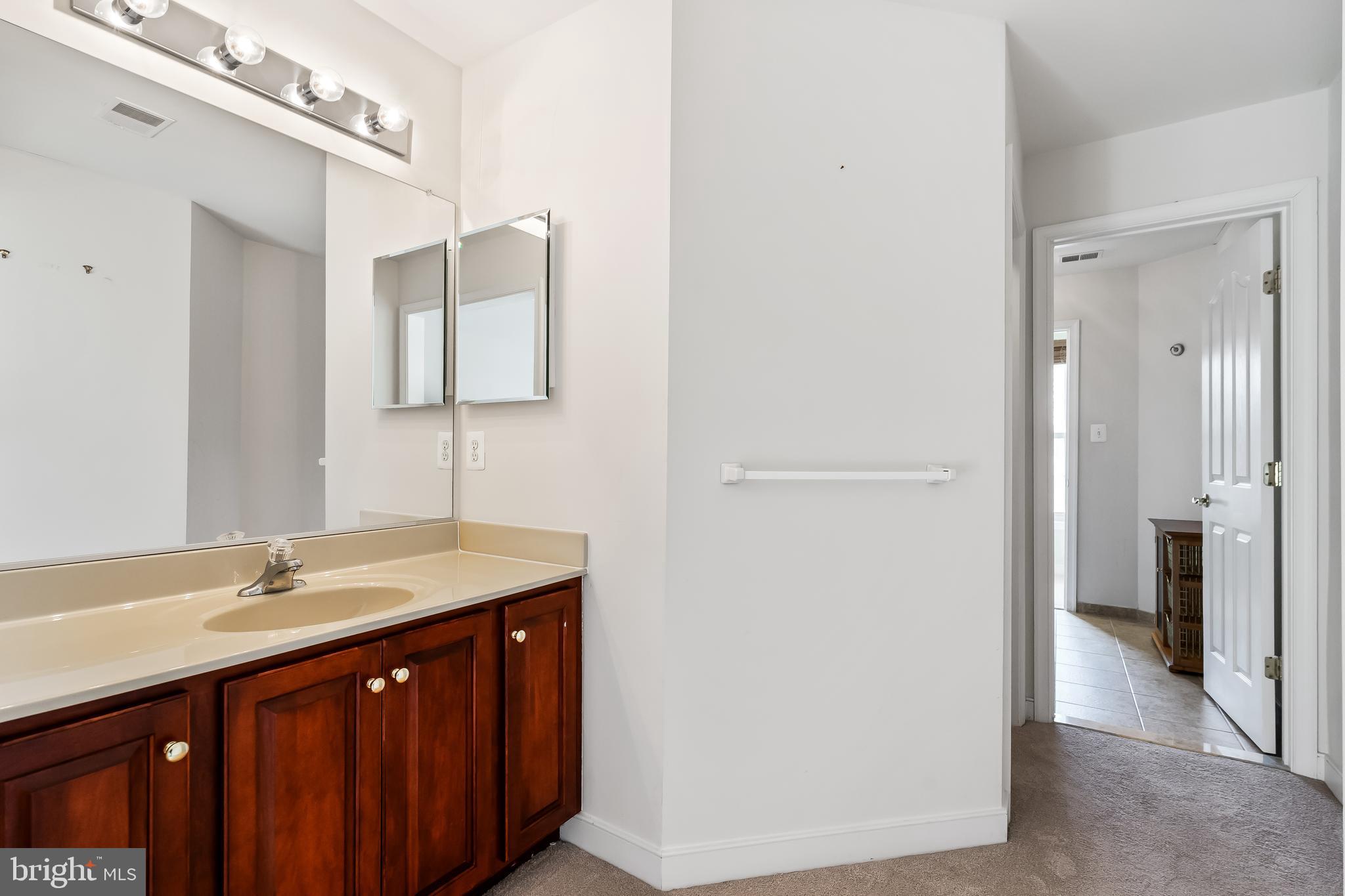 CATHARPIN VALLEY - Residential Lease