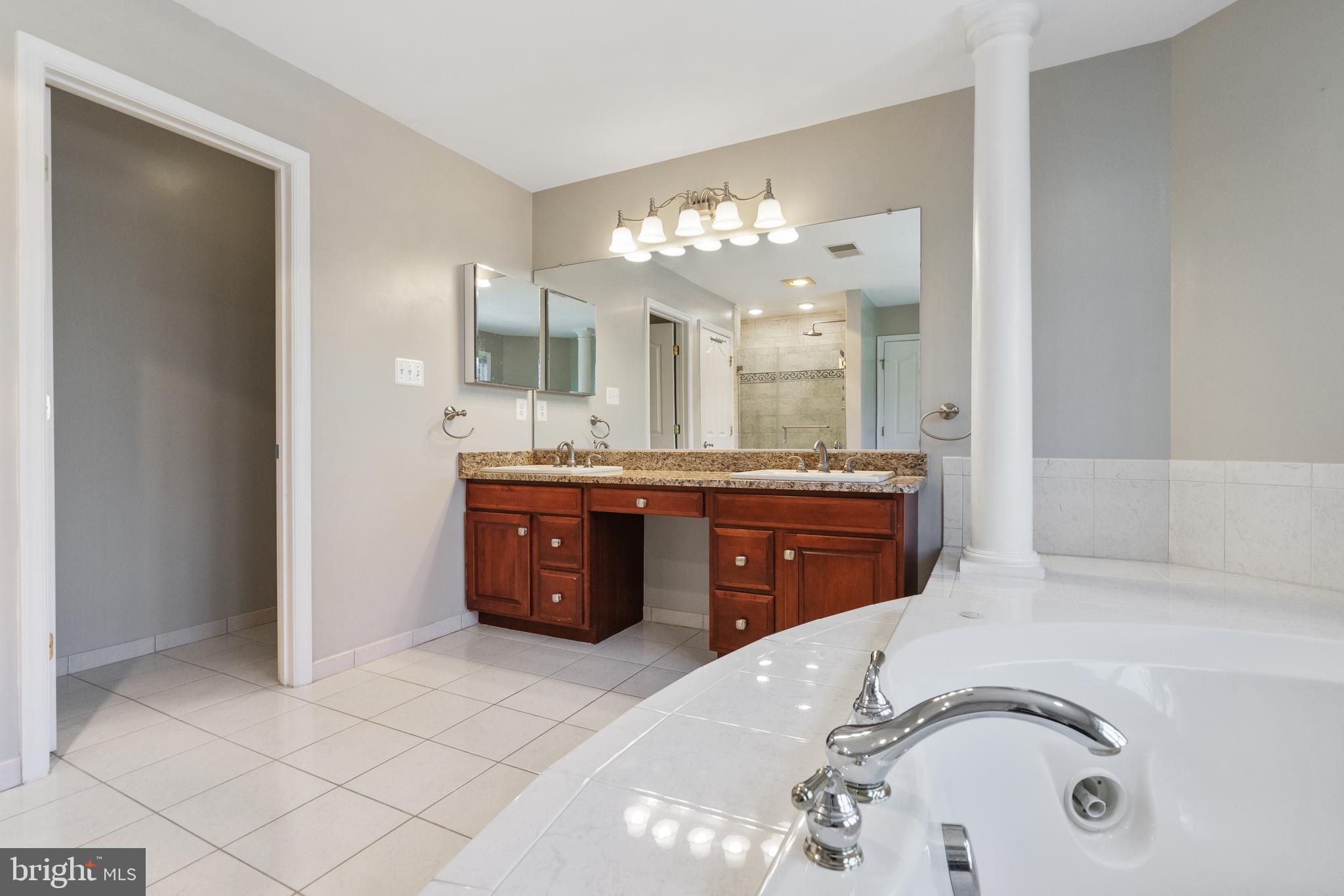 CATHARPIN VALLEY - Residential Lease