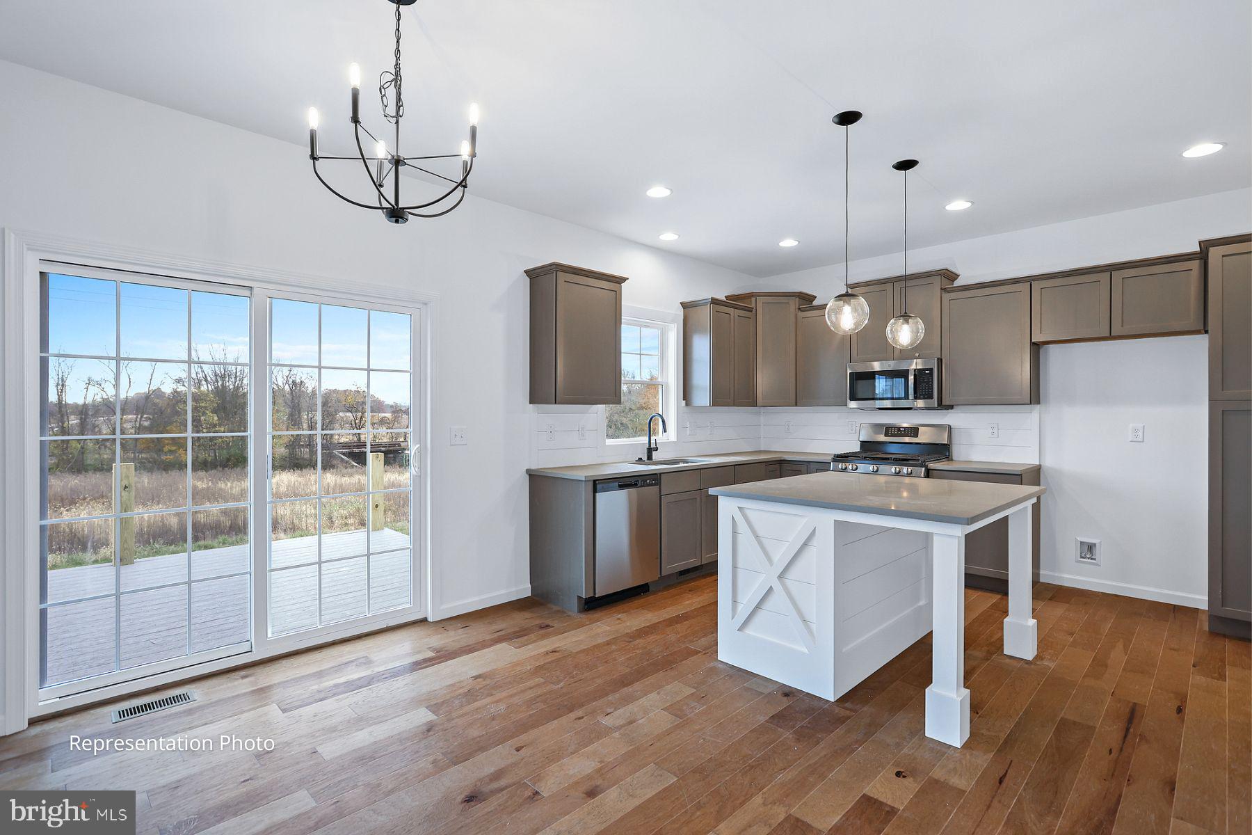 STRATHFORD MEADOWS - Residential