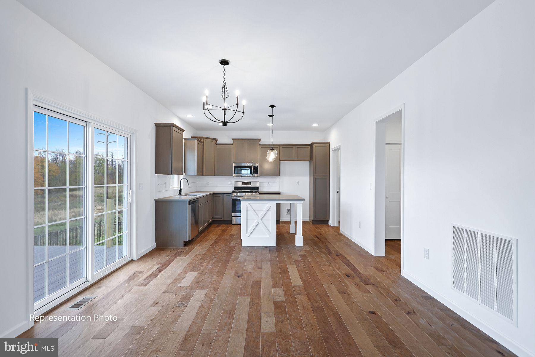 STRATHFORD MEADOWS - Residential