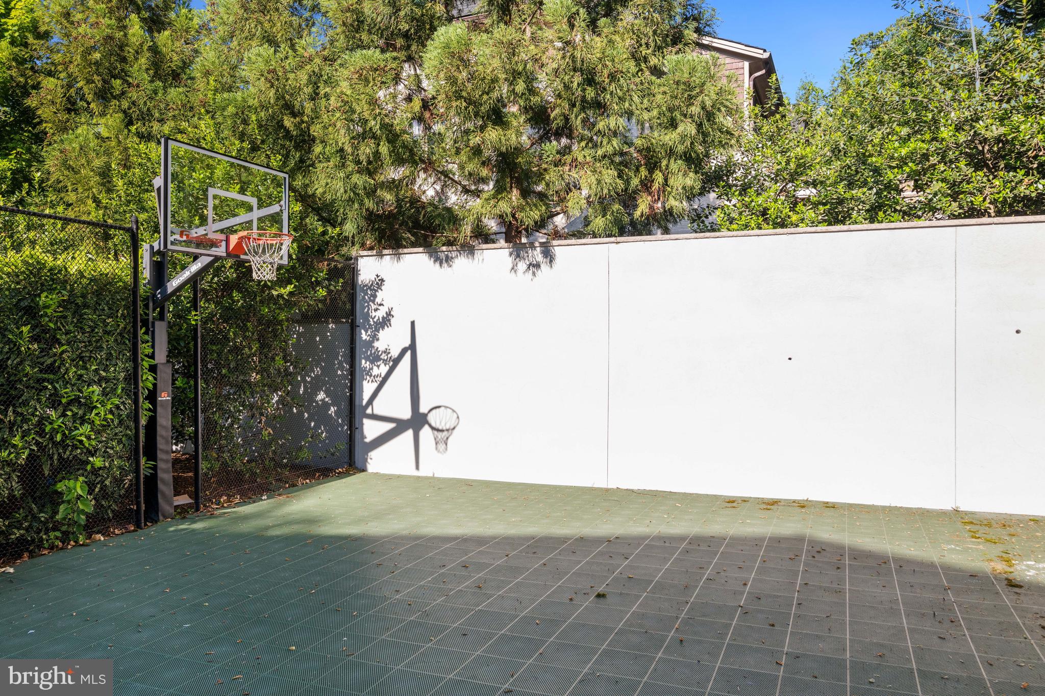 COUNTRY CLUB HILLS - Residential
