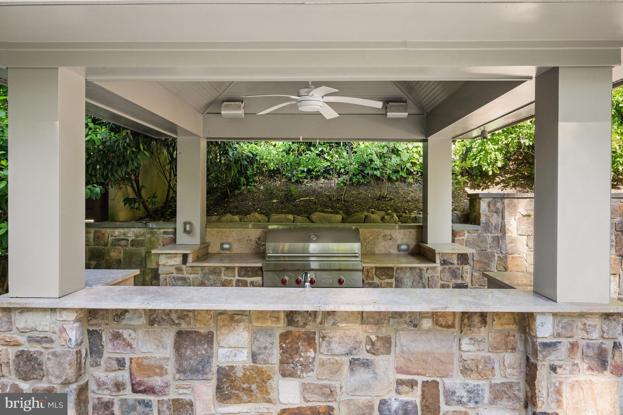 COUNTRY CLUB HILLS - Residential