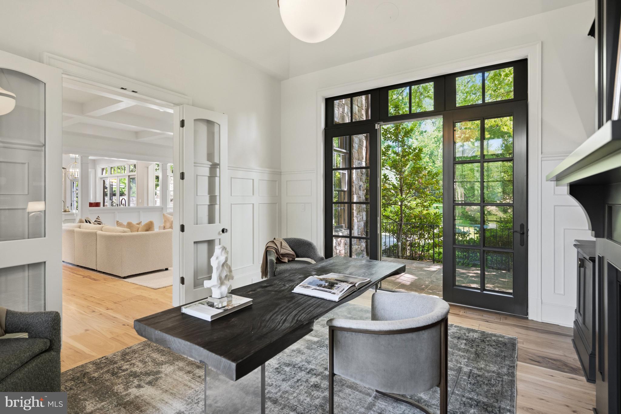 COUNTRY CLUB HILLS - Residential