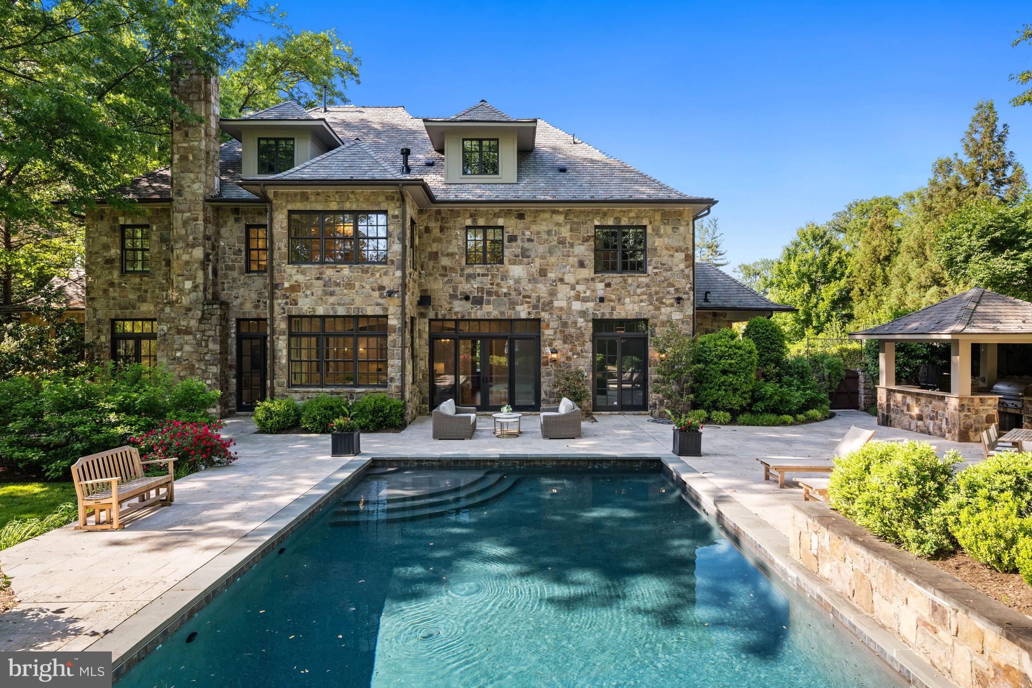 COUNTRY CLUB HILLS - Residential