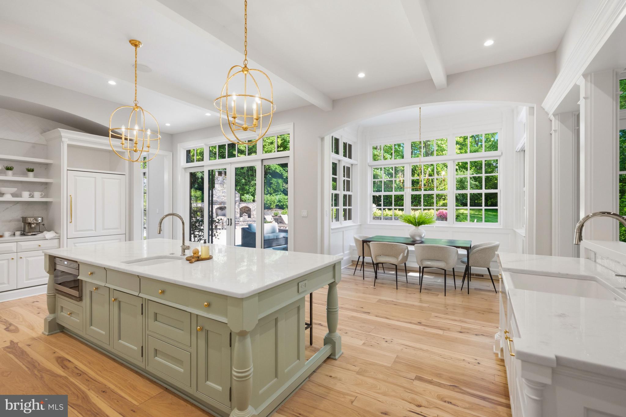 COUNTRY CLUB HILLS - Residential