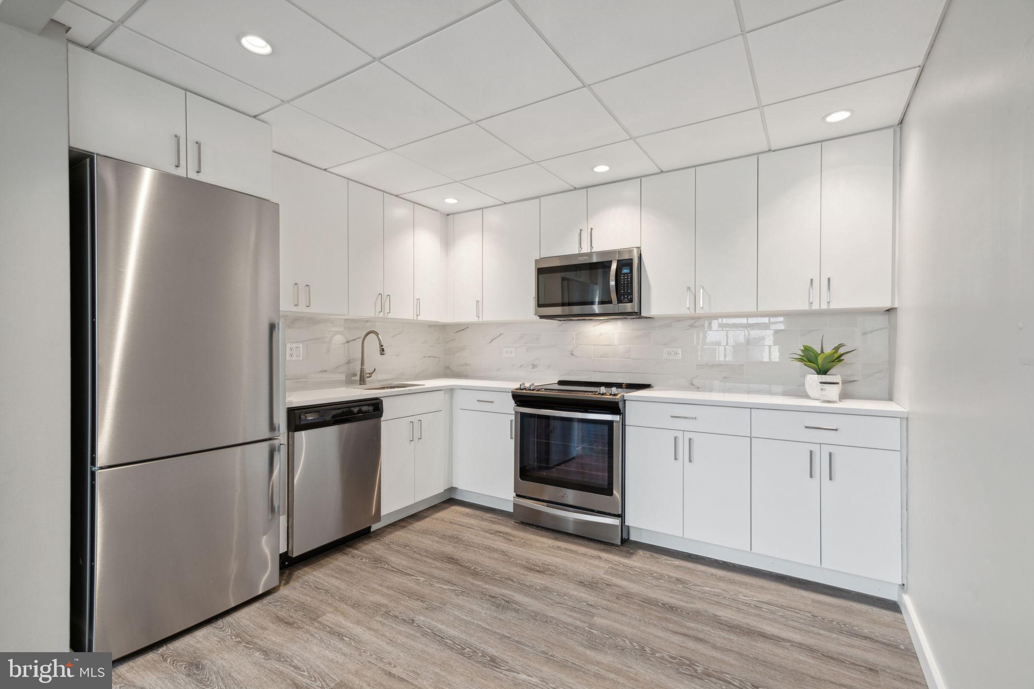 WASHINGTON SQ - Residential Lease