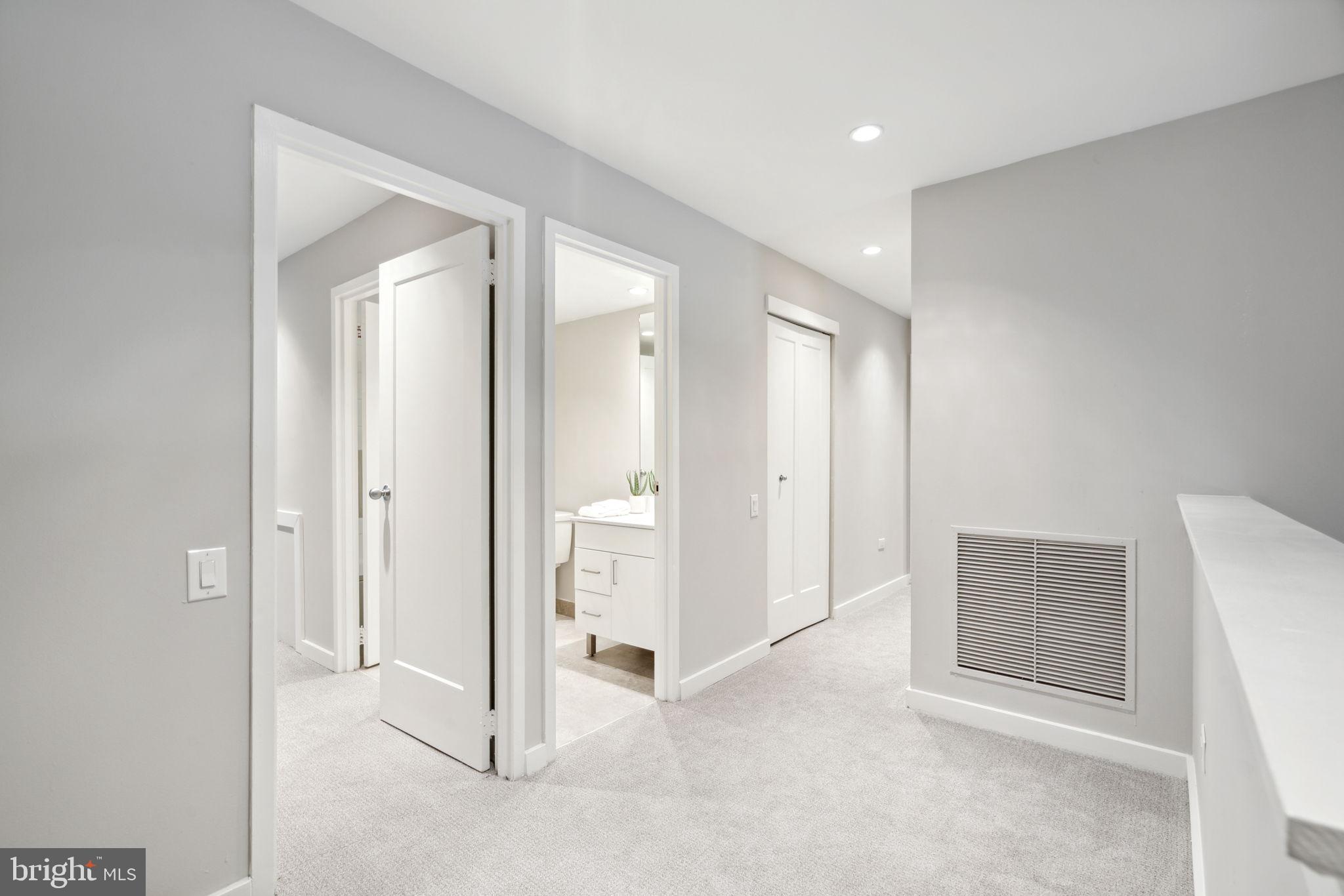 WASHINGTON SQ - Residential Lease