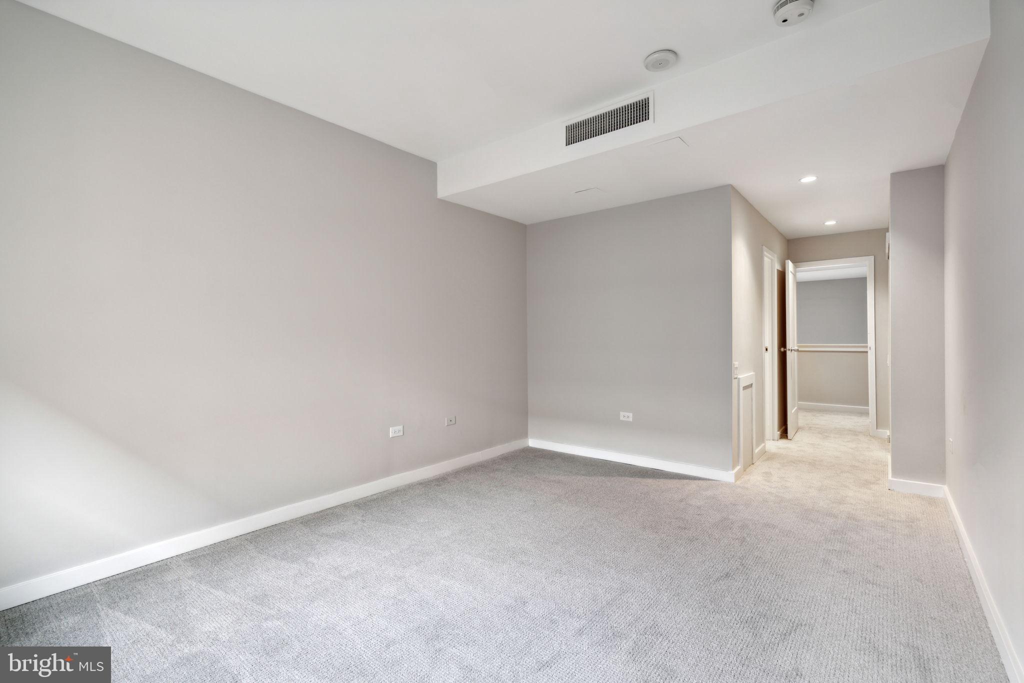 WASHINGTON SQ - Residential Lease