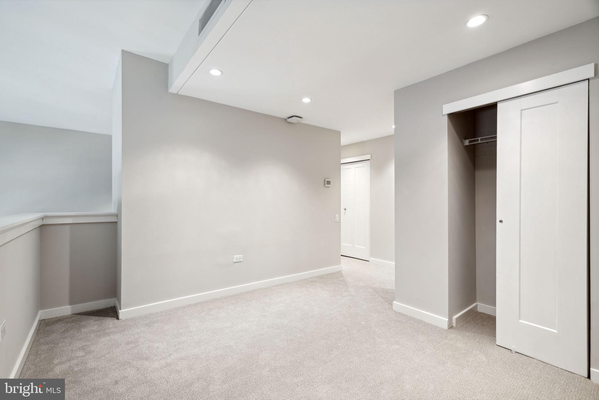 WASHINGTON SQ - Residential Lease