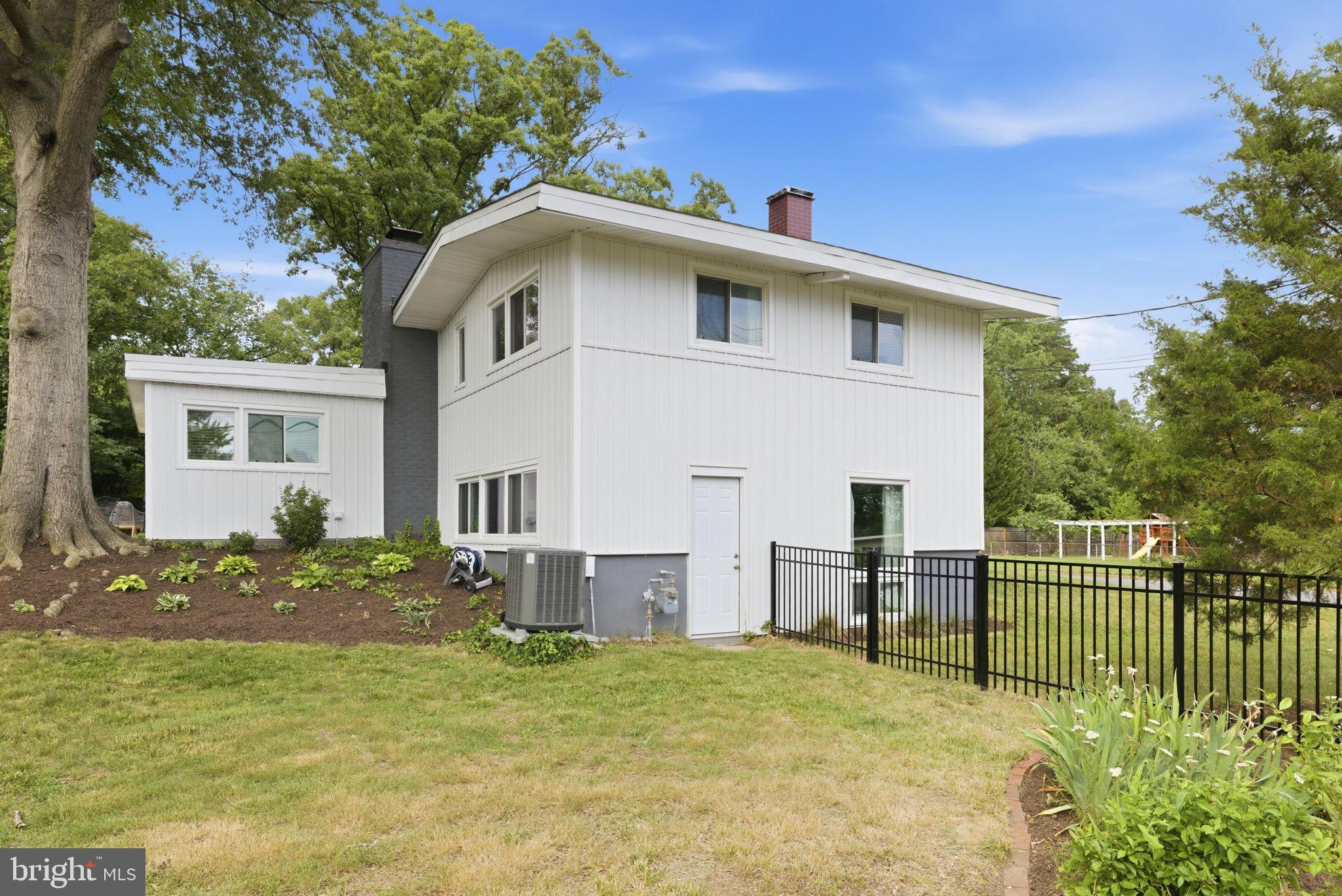 4000 JAVINS DRIVE