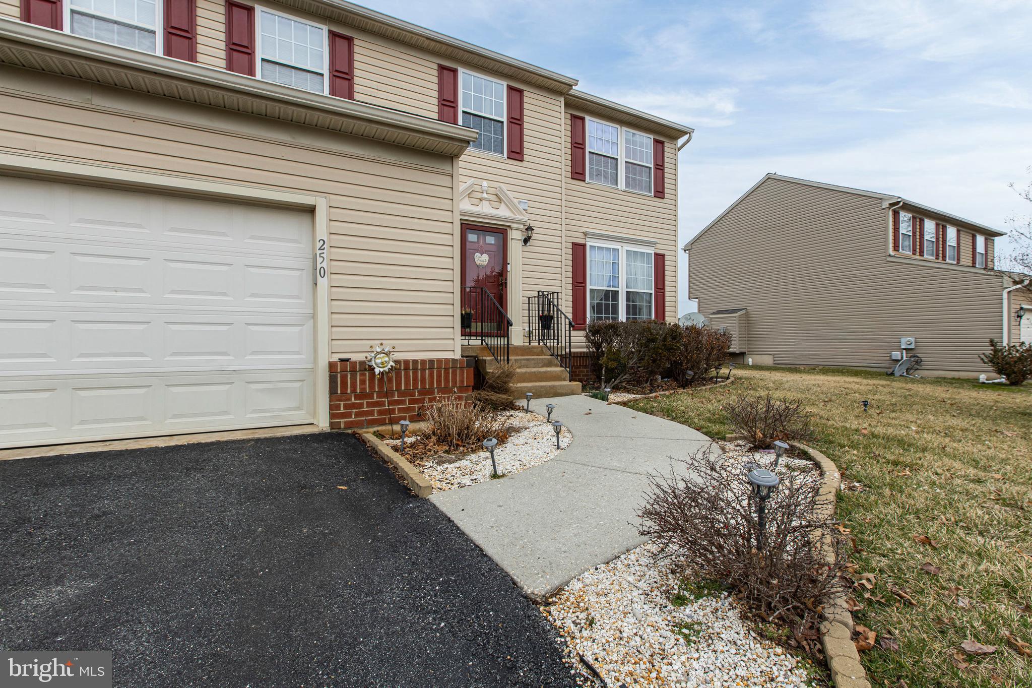 250 E BRAEBURN DRIVE